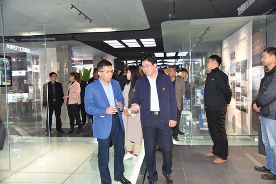 罗村镇党委、村域党支部到j9品牌真人第一
文化馆开展“不忘初心 牢记使命”主题教育活动80