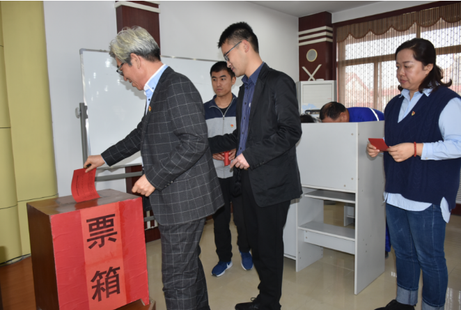 开启村企融合发展新征程 ——j9品牌真人第一
集团党委顺利召开党员大会93